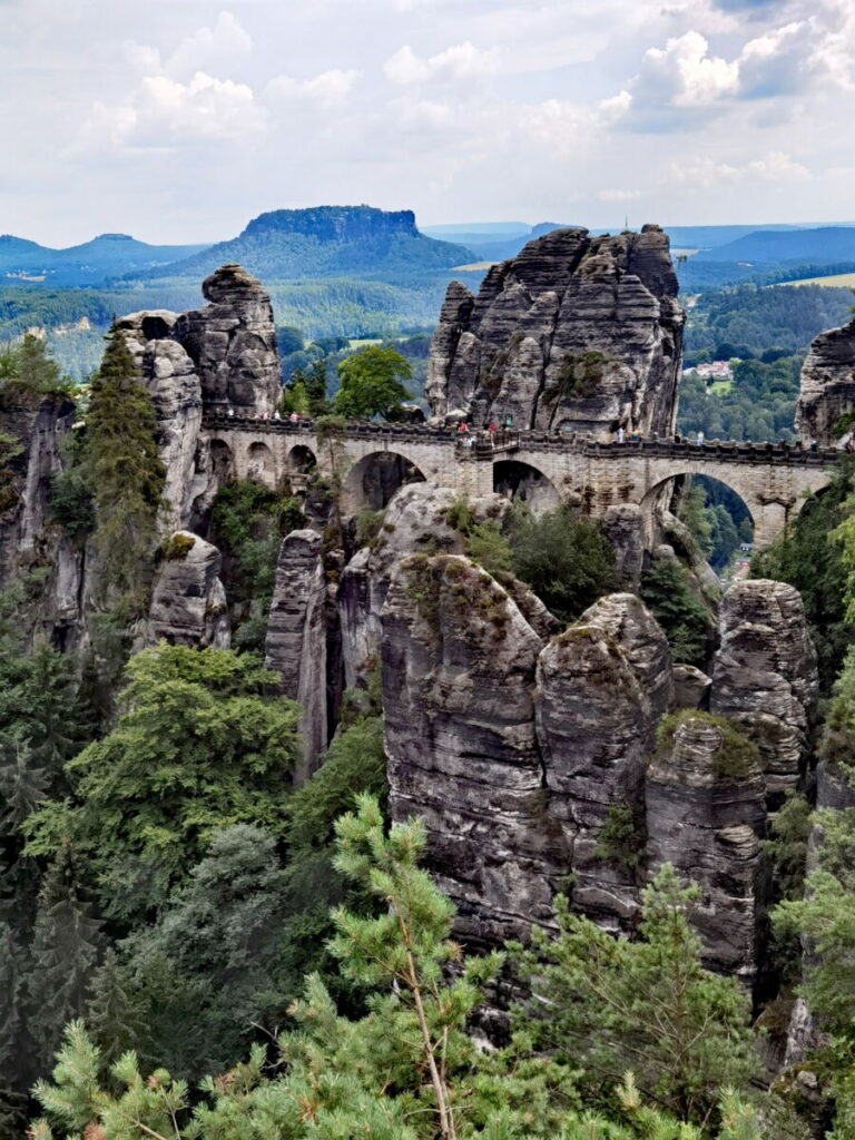 Die Basteibrücke ist eine der meistbesuchten Deutschland Sehenswürdigkeiten